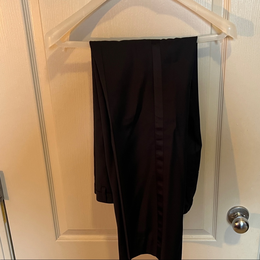 Classic Black Men's Suit - Picture 8 of 11